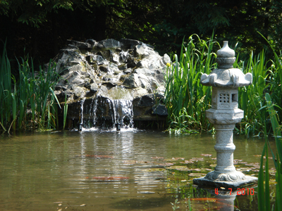 wasserfall-am-teich